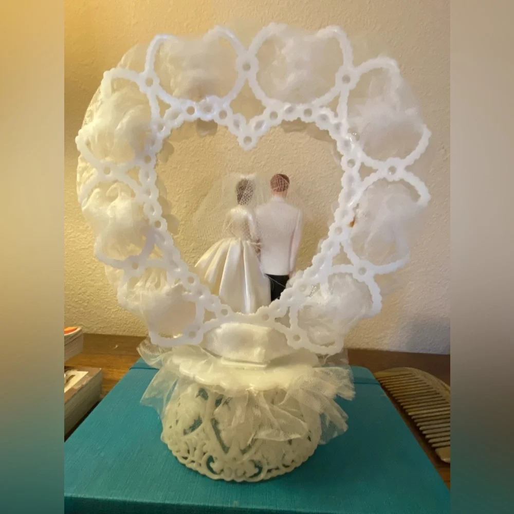 VTG Wedding Cake Topper Bride Groom Heart Flowers Faux Pearl Coastal Novelty USA